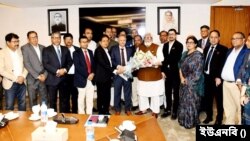 বাংলাদেশ বিনিয়োগ উন্নয়ন কর্তৃপক্ষ (বিডা) এর সম্মেলন কক্ষে, এফবিসিসিআইয়ের নবনির্বাচিত কমিটির সঙ্গে বৈঠকে প্রধানমন্ত্রীর বেসরকারি শিল্প ও বিনিয়োগ উপদেষ্টা সালমান এফ রহমান।
