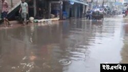 টানা বর্ষণে গাজীপুর নগরে তীব্র জলজট, যানজট
