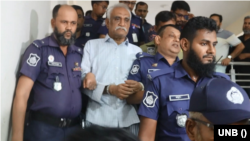 শেখ হাসিনাকে হত্যার হুমকি, মানহানি ও ষড়যন্ত্রের অভিযোগে, রাজশাহী জেলা বিএনপির আহ্বায়ক আবু সাইদ চাঁদকে কারাগারে পাঠানো হয়েছে। 
