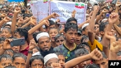 উখিয়ায় গণহত্যা দিবসের ষষ্ঠ বার্ষিকী উপলক্ষে একটি সমাবেশের জন্য জড়ো হয়েছে রোহিঙ্গা শরণার্থীরা। ২৫ আগস্ট, ২০২৩। 