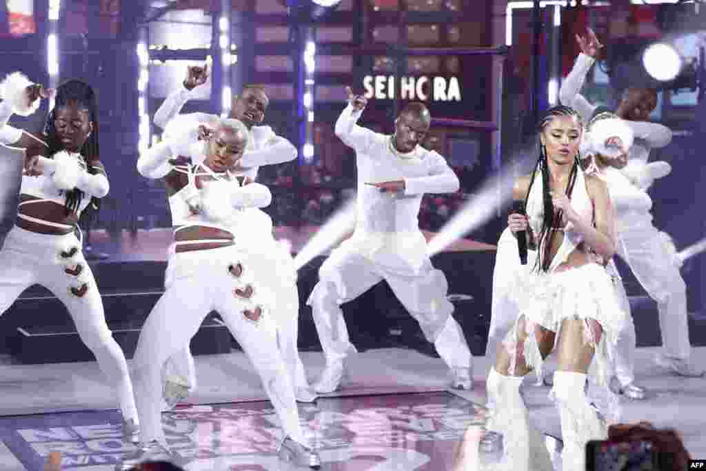 တောင်အာဖရိကန်သူ အဆိုတော် Tyla ရဲ့ နှစ်သစ်ကူးဖြော်ဖြေပွဲ။&nbsp;