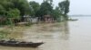 লালমনিরহাটে তিস্তার ভাঙনে ঘরবাড়ি হারানোর আতঙ্কে এলাকাবাসী