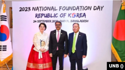 কোরিয়া প্রজাতন্ত্রের জাতীয় প্রতিষ্ঠা দিবসের সংবর্ধনা অনুষ্ঠানে প্রধান অতিথির বক্তব্যে তিনি সোওল ও ঢাকার মধ্যে ঘনিষ্ঠ সম্পর্কের বিষয়ে আশাবাদ ব্যক্ত করেন বাংলাদেশের পররাষ্ট্র প্রতিমন্ত্রী মো. শাহরিয়ার আলম। ২৪ সেপ্টেম্বর, ২০২৩। 