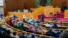 Le texte est examiné par la commission des lois pour être ensuite soumis au vote des députés en séance plénière.