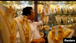 বাংলাদেশের একটি স্বর্ণালংকারের দোকান।