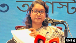 সাপ্তাহিক সংবাদ সম্মেলনে সাংবাদিকদের সঙ্গে কথা বলছেন পররাষ্ট্র মন্ত্রণালয়ের মুখপাত্র সেহেলী সাবরিন। ১৭ অগাস্ট, ২০২৩। 