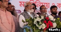 ঢাকার নবাবগঞ্জে এক আলোচনা সভায় বাংলাদেশের প্রধানমন্ত্রী শেখ হাসিনার বেসরকারি শিল্প ও বিনিয়োগ বিষয়ক উপদেষ্টা সালমান এফ রহমান বক্তব্য রাখছেন।