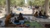 L'agence humanitaire de l'ONU souligne que la majorité des personnes déplacées sont "des femmes, des enfants, des jeunes et des personnes âgées".