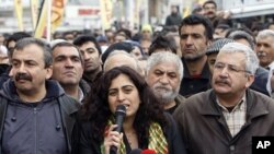 Demîr Çelîk: Jiber Qanûna Dijî Tîrorê kes Nikare Devê Xwe Veke