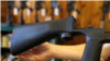  208/5000 FOTO DE ARCHIVO: Ejemplo de un ‘bump stocks' que se conecta a un rifle semiautomático para aumentar la velocidad de disparo. Utah, EE.UU. el 4 de octubre de 2017. REUTERS / George Frey / File Photo