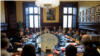 No está claro aún si Puigdemont hará una declaración unilateral de independencia, algo que, dada la oposición del gobierno de Madrid y de los líderes europeos, tendría un valor meramente simbólico.