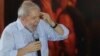 “Tendrán que cargar con la responsabilidad de hacer que una persona que fue el mejor presidente de Brasil, una persona que lidera todas las encuestas de opinión pública (vaya presa)", dijo Lula.