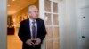 El asesor de comercio de la Casa Blanca, Peter Navarro, reconoció que no utilizó el vocabulario apropiado.
