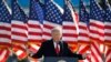 Le président Donald Trump s'adresse à la foule avant de monter à bord d'Air Force One pour la dernière fois à la base aérienne d'Andrews, le mercredi 20 janvier 2021. 