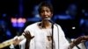 Archivo. Aretha Franklin se presenta durante la conmemoración de la gala benéfica de 25 años del "Elton John AIDS Foundation", en la Catedral de St. John the Divine en la ciudad de Nueva York el 7 de noviembre de 2017.
