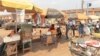 Les incidents entre forces de sécurité et villageois sur les nombreux barrages routiers que les habitants franchissent entre deux localités ne sont pas rares dans cette région du Cameroun, proche de la frontière tchadienne .... (Photo by Daniel Beloumou Olomo / AFP)