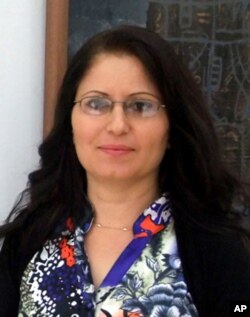 Ferheng û Tore li Derîyê Hude Ahmed dixe