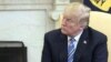 En la foto, el presidente de los EE. UU., Donald Trump, escucha al jefe de seguridad nacional de Corea del Sur, Chung Eui-yong, en la Oficina Oval sobre Corea del Norte, en Washington, el 8 de marzo de 2018.