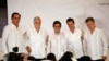 El presidente de Perú Martín Vizcarra, el presidente de Chile Sebastián Piñera, el presidente del Banco Interamericano de Desarrollo Luis Alberto Moreno, el presidente mexicano Enrique Peña Nieto y el presidente colombiano Juan Manuel Santos Calderón posan para una fotografía durante la ceremonia de clausura del 5º Encuentro Empresarial de la Alianza del Pacífico en Puerto Vallarta, Jalisco, México, 23 de julio de 2018. REUTERS / Carlos Jasso -