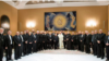 El Papa Francisco posa con los obispos chilenos luego de una reunión en el Vaticano, el 17 de mayo de 2018. 