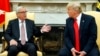 El presidente Donald Trump se reúne con el presidente de la Comisión Europea, Jean-Claude Juncker, en la Oficina Oval de la Casa Blanca, el miércoles 25 de julio de 2018 en Washington.
