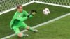 Le gardien allemand Manuel Neuer arrête un tir de l'attaquant français Dimitri Payet lors du match de demi-finale Euro 2016 à Marseille, 7 juillet 2016.