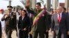 El presidente Nicolás Maduro llega a un acto para conmemorar el bicentenario de la Batalla de San Félix junto a su esposa, Celia Flores.