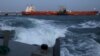 Un barco petrolero de PDVSA es cargado en Anzoategui, en esta foto de archivo tomada en 2015. Para Venezuela, las exportaciones de petróleo hacia Estados Unidos siguen siendo vitales.
