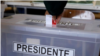 Urna de la jornada presidencial de Chile en un colegio electoral de Santiago.